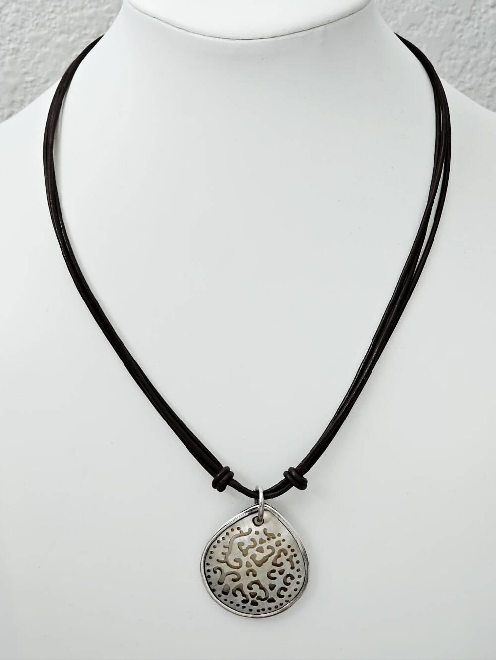 Silpada Sterling Silver Black Lip Shell Triple Brown Leather Strand Necklace